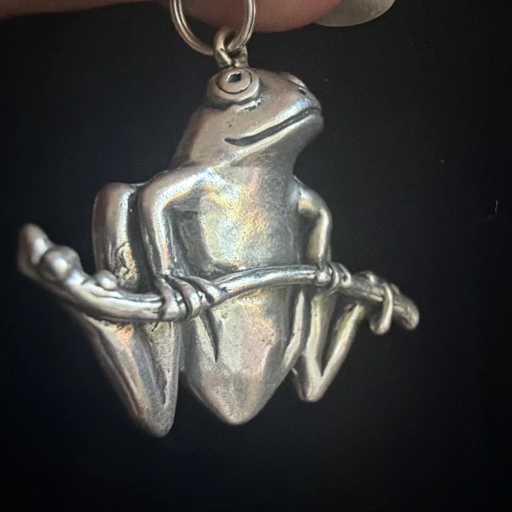 RARE RETIRED Dee 3D Tree Frog  Pendant 925 Sterling Silver MINT CONDITION